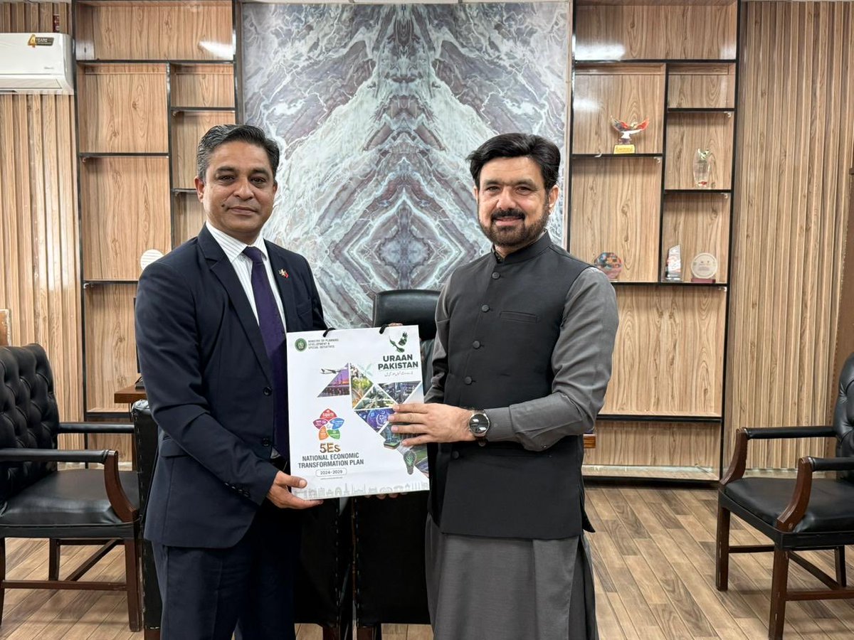 A quick but productive sitting with Project Director, Uraan Pakistan…