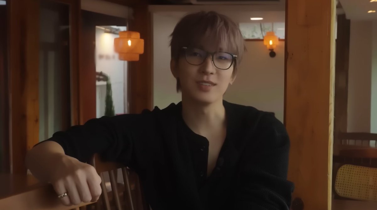 GaemKang's tweet photo. gwapo ba talaga or magaling lang yung light dep?  hmp https://t.co/V84YgAnHMh