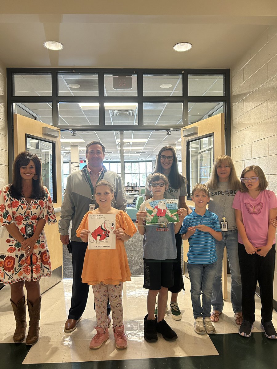 Thank you Mr. Patrick’s class! ❤️🖤 #GoDawgs <a href="/MVESGainesville/">Mt. Vernon Exploratory School</a>