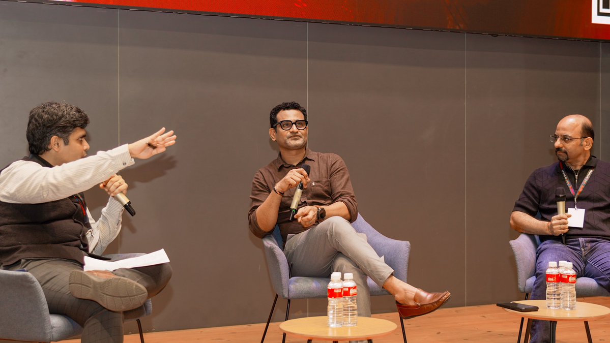 GoogleDevsIN's tweet image. ✨ Hands-on AI demo
💡 Panel on “The Payoff Expectations from Agentic AI”
⚡ Startup lightning pitches
The Agentic AI Roadshow – Hyderabad edition, in partnership with @nasscomai and @AITelangana, brought India’s AI ecosystem together for a day of ideas and innovation.