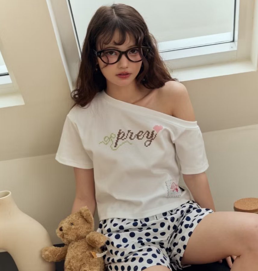 boobidiboooo's tweet photo. ส่งต่อ เสื้อปาดไหล่ prey สีขาว 250รส. ใส่ไป1-2ครั้ง ทักมาขอพต.ได้เลยค่า🫶🏻😻 #ส่งต่อเสื้อผ้า #ส่งต่อเสื้อผ้ามือสอง #ส่งต่อprey https://t.co/cniEk1PjBO