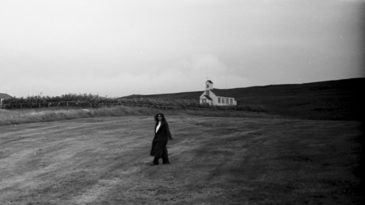 opiacommunity's tweet image. Out today: RAKEL’s debut album, a place to be 💛

It&apos;s an intimate, beautifully crafted record written between IS &amp;amp; DK, studio &amp;amp; countryside.

It’s an album about belonging, transformation, and finding stillness in motion.

🎧: opia.lnk.to/aplacetobe
📽️: youtube.com/watch?v=baVHLR…