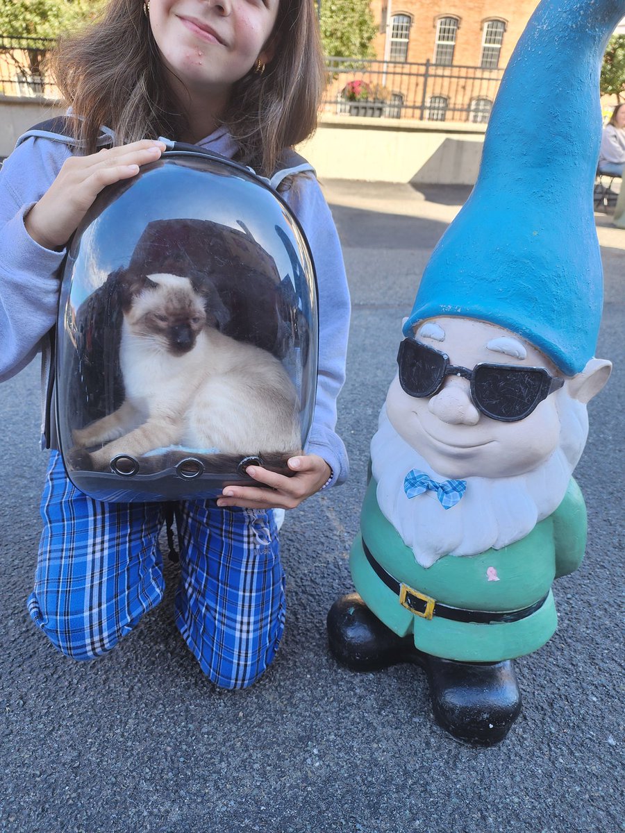 TourismGnome's tweet photo. A fun vendor event at Salon Harmony West in #Cohoes, #AlbanyCounty.
@iloveny @discoveralbany @ChooseCohoes #AroundTroy #AroundAlbany #NY #NewYork https://t.co/fNKVjaD8Xe