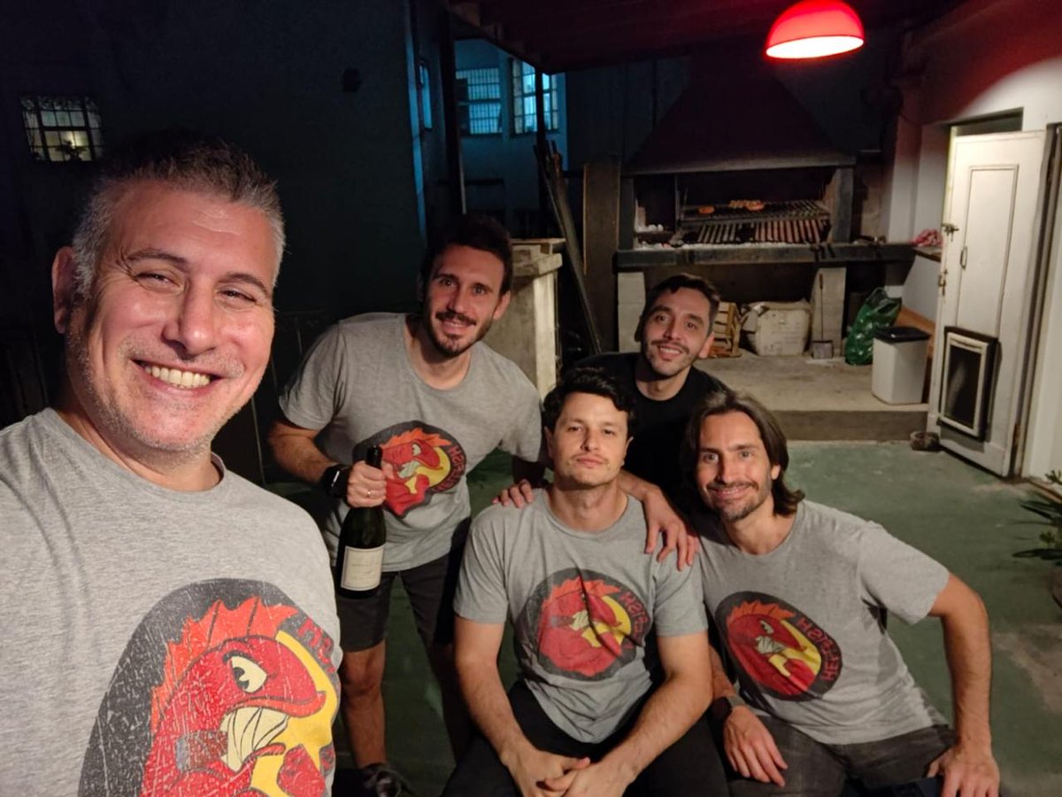 osoaguilo's tweet photo. Casi una década de la cofradía de los peces del infierno. https://t.co/3JkPPmIfza