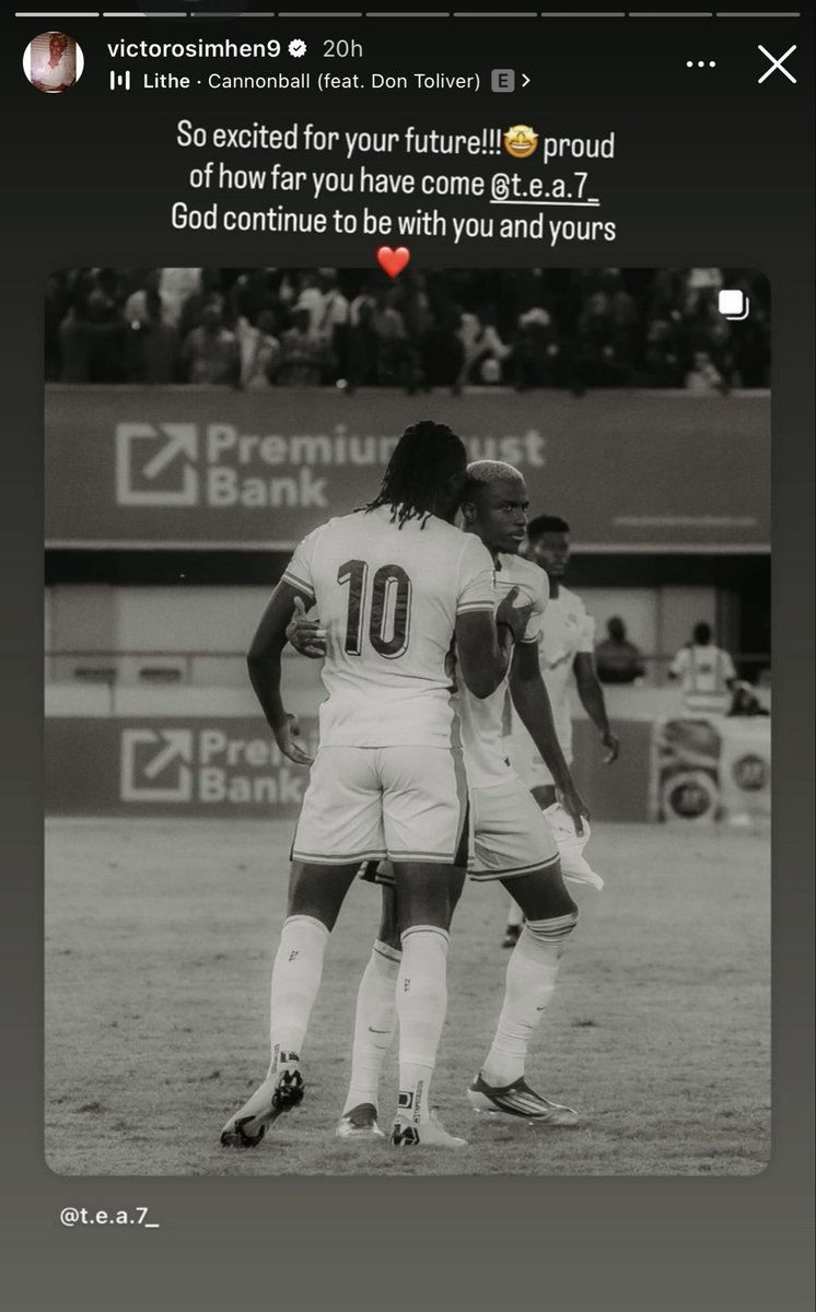 Brilafm889's tweet image. Victor Osimhen praises his Super Eagles teammates for fighting hard alongside him to secure a spot in the 2026 World Cup playoffs despite the tough spot they were in. 💪🏾🇳🇬⚽️