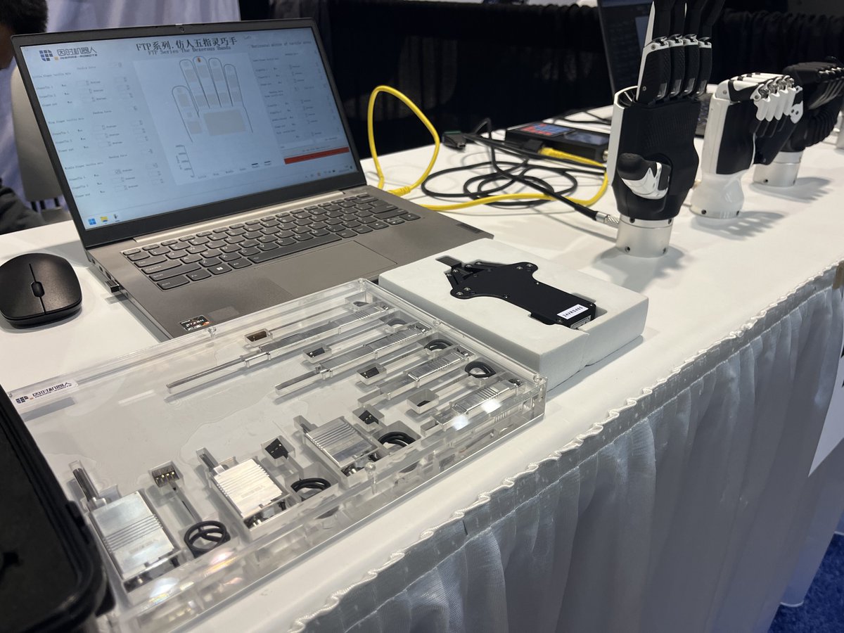 Inspire_robots's tweet image. 🎉 INSPIRE ROBOTS made its debut at RoboBusiness, showcasing multiple dexterous hands on-site.
Focusing on providing core component solutions for robotics and intelligent manufacturing, the company delivered a smarter industrial automation experience to a global audience. 🤝