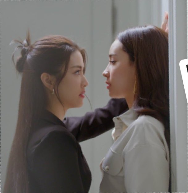 kwongorm's tweet image. FINALMENTE o momento de termos nossa doutora loba
#PoisonousLoveTheSeries #PoisonousLoveTheSeriesEP5 #GinJ