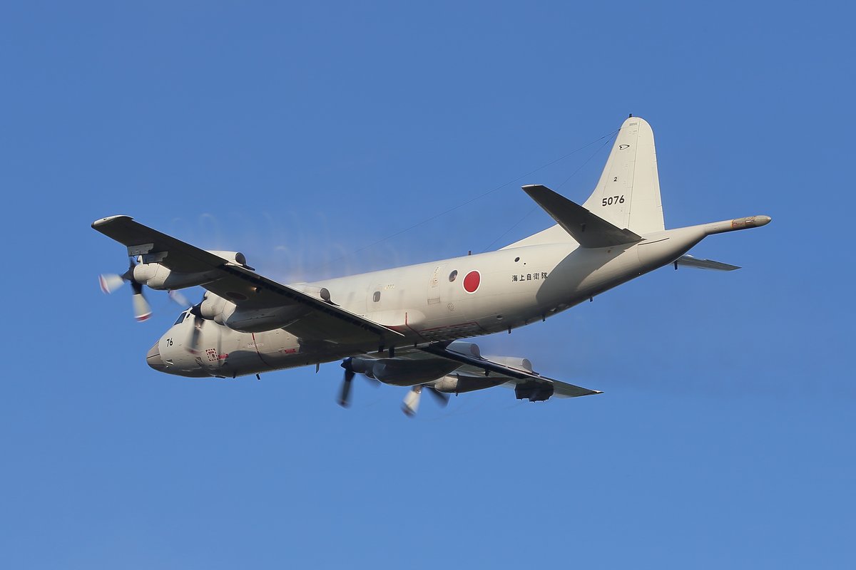 nbm_n_nori's tweet image. 「P-3C 76」(5076) 朝時間の任務へのくるくるベイパー離陸場面    2025.10.17                                                                    
#八戸航空基地 
#p3c 
#RJSH