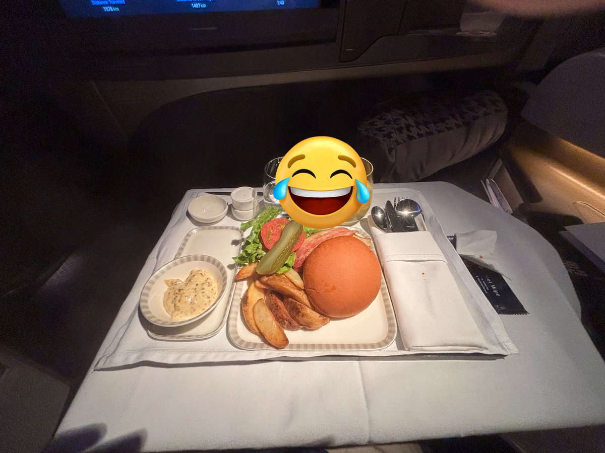 lakewindow's tweet image. 新婚旅行でカリフォルニアディズニー行ってきたがめちゃくちゃ良かった！
ちなみに日本出国の際、なんと”SSSS”対象者(テロ対策のために監視リストに載っている人物、または無作為抽出された人を対象に重点検査するやつ)になり、マジで焦った。念のため合衆国憲法修正14条などをググる。