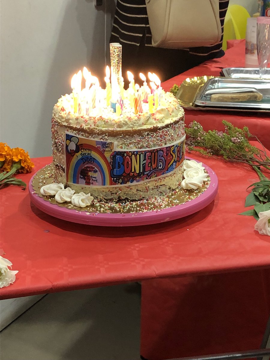cscdidot's tweet photo. Le centre social et culturel @cscdidot a 25 ans.
Merci aux usagers, aux salariés, aux bénévoles, aux administrateurs, aux partenaires qui le font vivre au quotidien.
Merci aux « anciens » qui ont pu rejoindre la fête .
Longue vie au @cscdidot https://t.co/wxgFVdH8o8