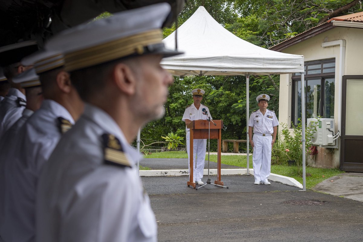 FAA_Officiel's tweet image. X : [#ceremonie] Le 10/10, le CA SOUBRIER, COMSUP #FAA, a présidé la cérémonie militaire de la #DANZ Antilles à l’occasion de la Saint-Gabriel, saint-patron des télécommunications militaires et civiles 📡 : 
➡️ Lecture de l’ordre du jour 📜
➡️ Remise d’une LF au MP Florence 🫡