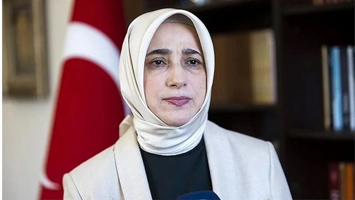 Vatandaş İsrail’e hizmet eden Siyonist hainlerin vatandaşlıktan çıkarılmasını istiyor.

Özlem Zengin "Çifte vatandaş Musevilere yönelik düşmanlık dili üretmek çok tehlikeli olur" diyor,

Ne maksatla ortada olmayan bir şey üzerinden gereksiz bir söylem türetiyorsunuz?

Ülkemizdeki