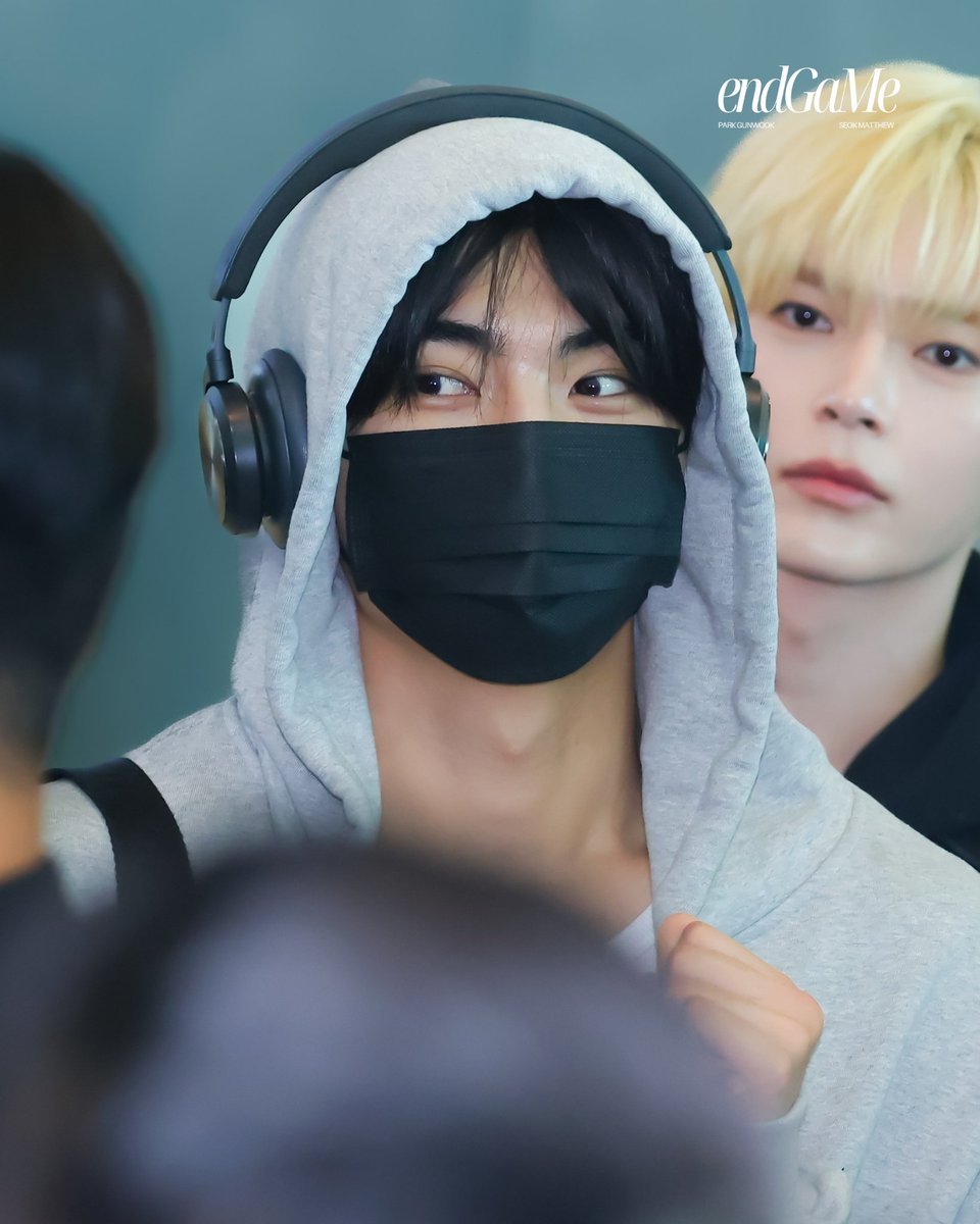 ENDGAME52's tweet image. 251017 ICN 🛫

#박건욱 #석매튜  #PARKGUNWOOK #SEOKMATTHEW #パクゴヌク #ソクマシュー #ZEROBASEONE #제로베이스원 #ZB1