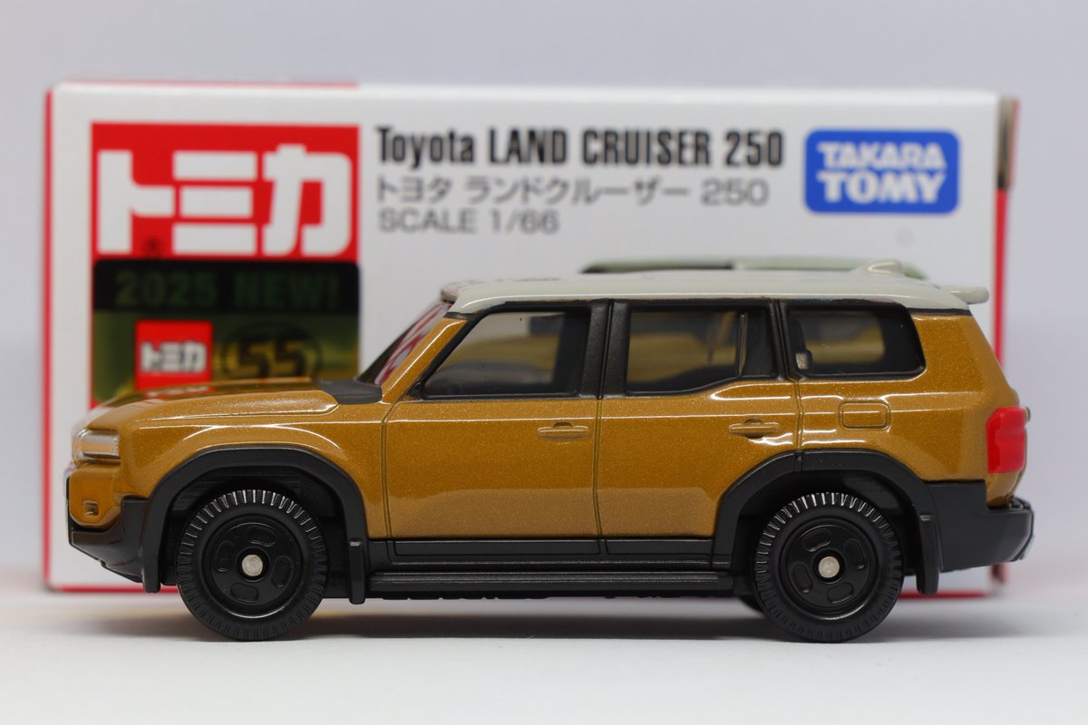 B.802 クリーム色 ミニカー 1/64 MINI GT Nissan Z LB☆NATION WORKS Ikazuchi