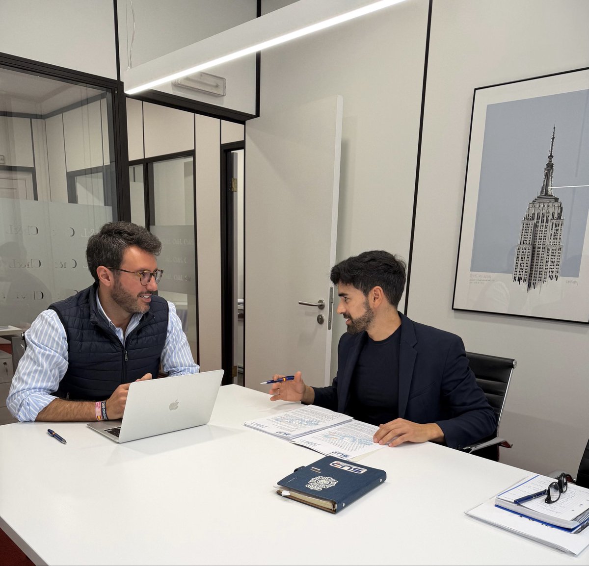 🤝Reunión de trabajo del Secretario General <a href="/RiballoEduardo/">Eduardo Riballo</a> con nuestro   abogado SUP <a href="/gchaverri1/">Guillermo Chaverri 🇪🇸🇪🇺</a> 

⚖️50 casos penales favorables👮🏻👮‍♂️

💶20.000 Euros en indemnizaciones

📲Ante cualquier agresión contacta con nosotros a la mayor brevedad
 
✅Seguimos trabajando en defensa 🚔