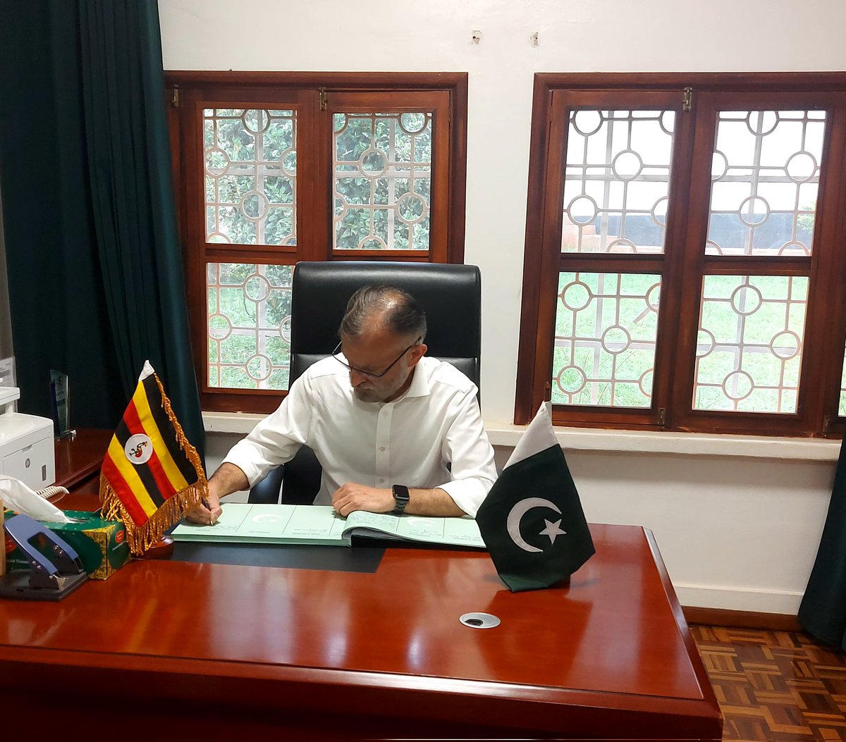 Honoured to receive Amb Nabeel Munir Special Secretary of the Ministry of Foreign Affairs of Pakistan in the High Commission. He was briefed about the mission. Amb Nabeel also planted a tree in the premises of the High Commission.
<a href="/ForeignOfficePk/">Ministry of Foreign Affairs - Pakistan</a> 
<a href="/PkPublicDiplo/">Public Diplomacy Pakistan</a>