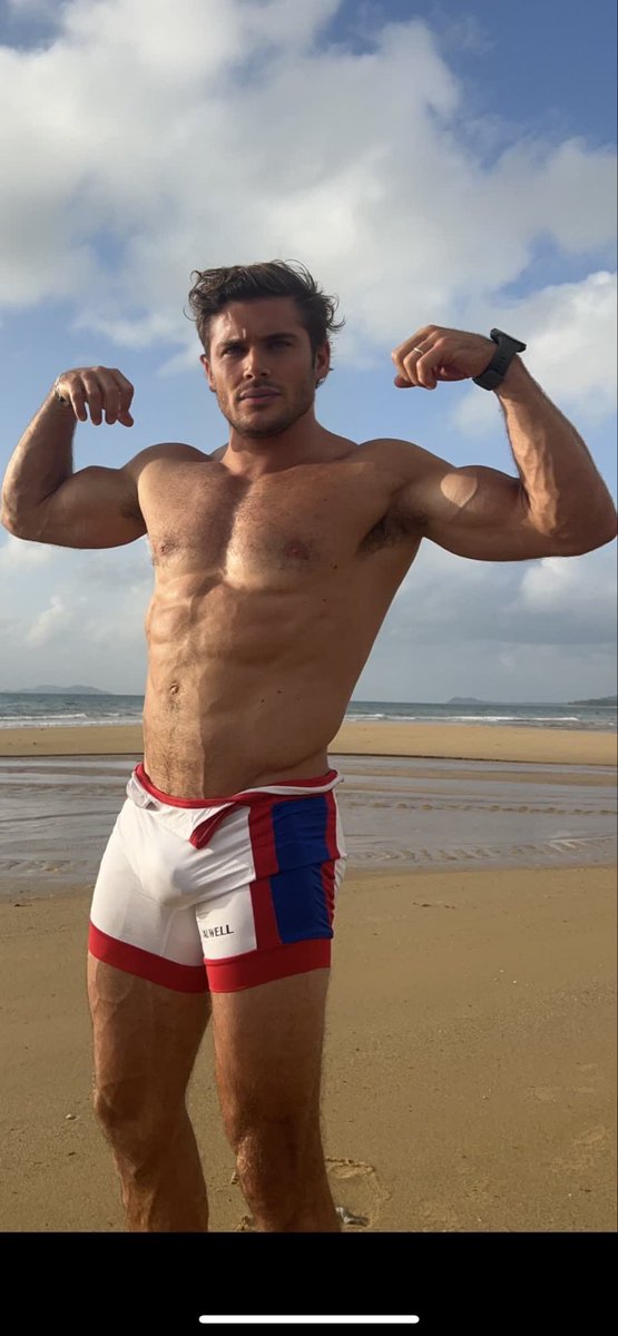 bibuilderbob's tweet image. Moi aussi je sue des aisselles