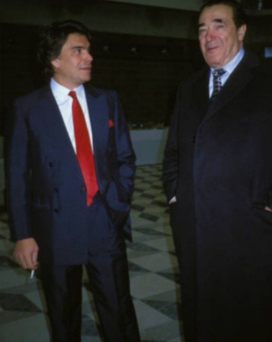 JozDire's tweet photo. Si TF1 à été privatisé par #RobertMaxwell #BernardTapie avec Bouygues en avant -#SDBO-
c'est grâce à #HAVAS, concurrent qui lança #Canalplus, ils se partagent le même trottoir du #QuaiDuPointDuJour à #BoulogneBillancourt, pôle TV📡🇫🇷 national reclus d'#IssyLesMoulineaux à Neuilly https://t.co/R1IjYnMkh7