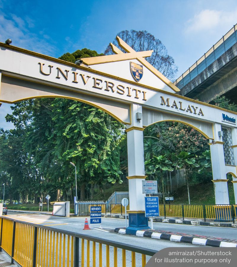 NewsBFM's tweet image. A Universiti Malaya student has died after falling from the third floor of a residential college building at the university at around 3:30 pm today. 

The cause of the incident is still under police investigation. 

🧵 1