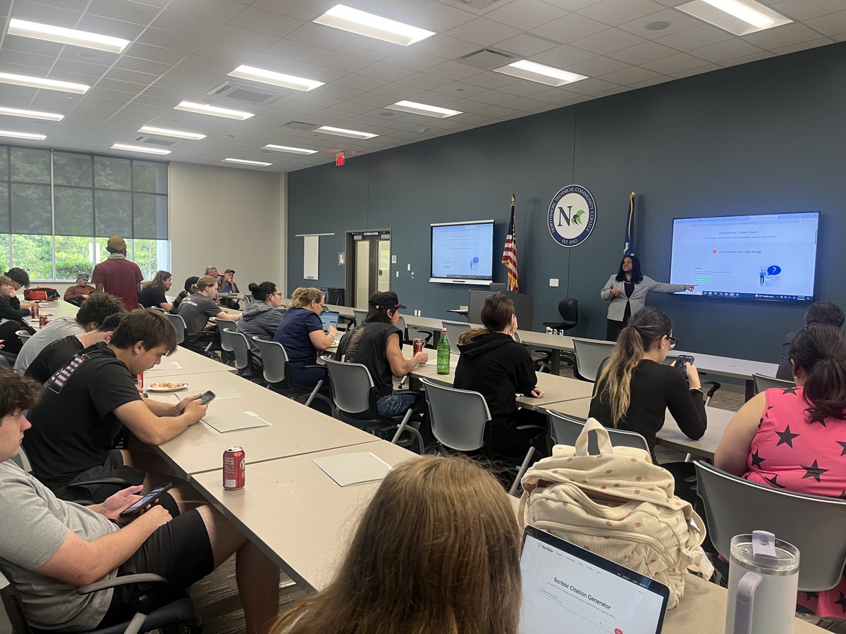 NTCCgators's tweet photo. 🌟 NTCC Student Government Association: Making Waves! 🎉 Our SGA has been active with events like Success Week and Gators Give Back! 💚💙 Celebrate our commitment to community and student success! #NTCCGators #StudentGovernment #SuccessWeek #GatorsGiveBack #BuildingFutures https://t.co/CFnH4z5h92