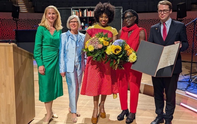 NigeriaStories's tweet image. BREAKING: Renowned Nigerian writer, Chimamanda Ngozi Adichie, has achieved a historic hat-trick of honours, receiving three of Europe’s most distinguished literary awards within just three weeks.