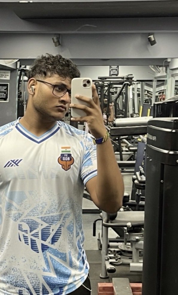 EdgarDESOUSA14's tweet photo. Can't even explain how hyped I am right now!
There's a chance I might actually be with the team while they warm up, this could be a once-in-a-lifetime thing. Let's go, Força Goa! 🧡🔥 #uzzo #GaurPitchPass

@FCGoaOfficial @FanCode

(I do have the Fc goa Sunscription) https://t.co/qANxN7DWpJ