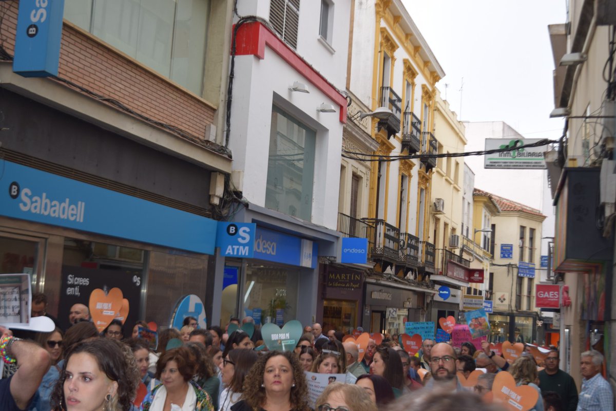 Recordando la marcha reivindicativa de hace una semana por las calles de Mérida, donde nos unimos para levantar la voz por una causa que nos toca a todos: la salud mental ✊ 
Este sólo fue el inicio del día de la celebración regional en el Día Mundial de la Salud Mental.