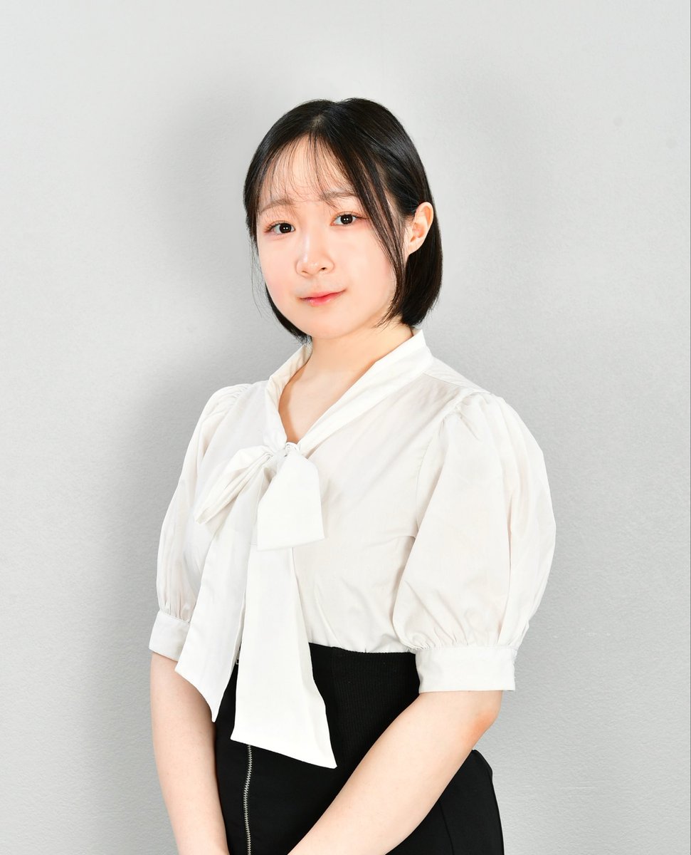 TellUs_official tweet media
