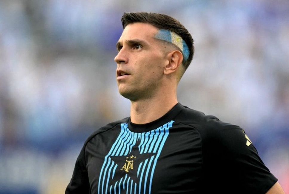 Argentina boss Lionel Scaloni has indicated Emi Martinez may miss the two games in the next international break 🗣️ 

“Dibu always wants to play, like everyone else. He made an effort to come back after his calf problem, and he still came back. That’s very important for us. But in