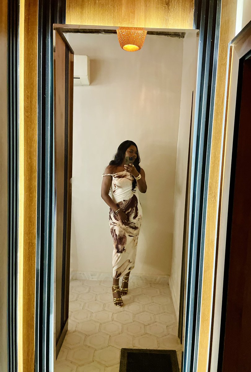 vbw_riakosher's tweet image. Mirror, mirror on the wall
Who’s the prettiest of them all?

Who else? Snow Ria, of course.😅