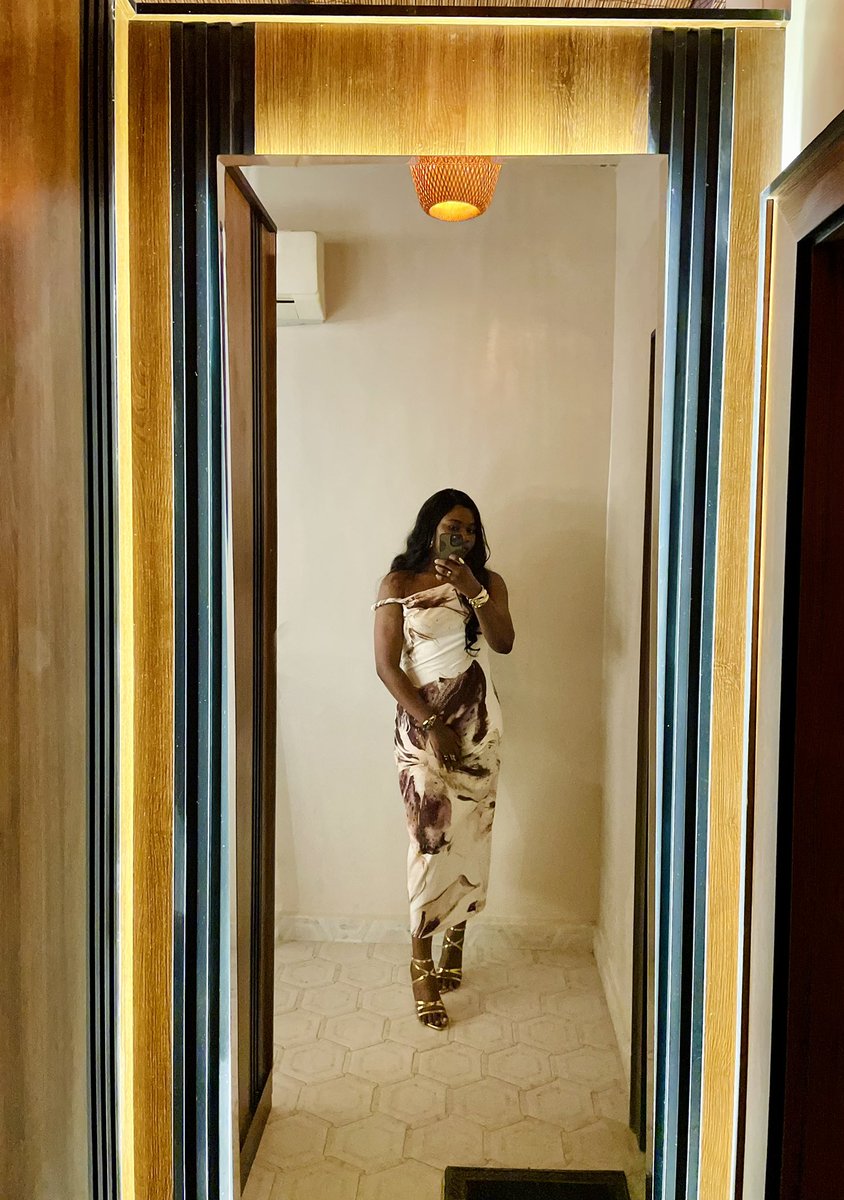 vbw_riakosher's tweet image. Mirror, mirror on the wall
Who’s the prettiest of them all?

Who else? Snow Ria, of course.😅