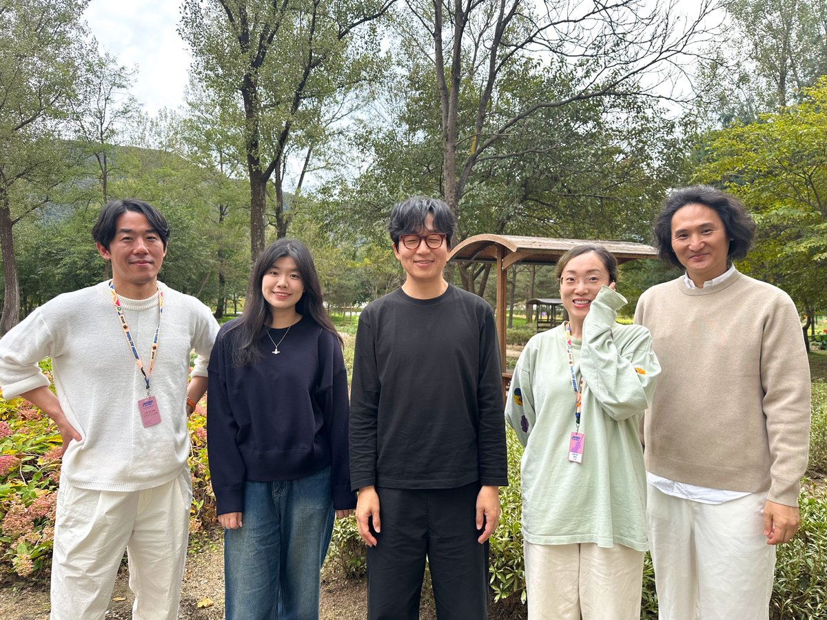 #루시드폴

루시드폴과 함께한 <제22회 자라섬재즈페스티벌>

짙어지는 계절, 아름다운 선율에 푹 빠지는 시간 되셨길 바랍니다🤍

🎼 SET LIST

01. 바람, 어디에서 부는지
02. 햇살은 따뜻해
03. 그대는 나지막이
04. Água (미발매곡)
05. 강
06. 아직, 있다. 
07. 불
08. 바다처럼 그렇게
09.