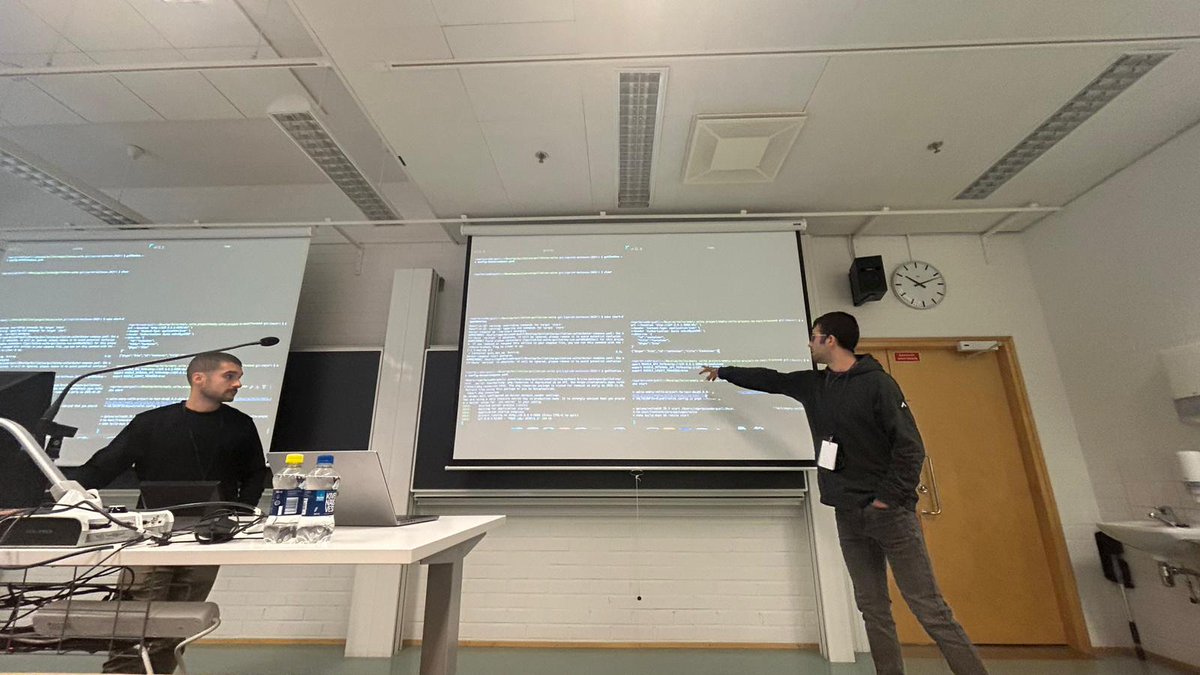 ecityclic's tweet image. #Python + #Plone = 💙

Avui la #PloneConf2025 s’uneix a la #PyConFinland: sessions sobre accessibilitat, backend i innovació amb #Volto i #Plone6. 🐍

#OpenSource #Community