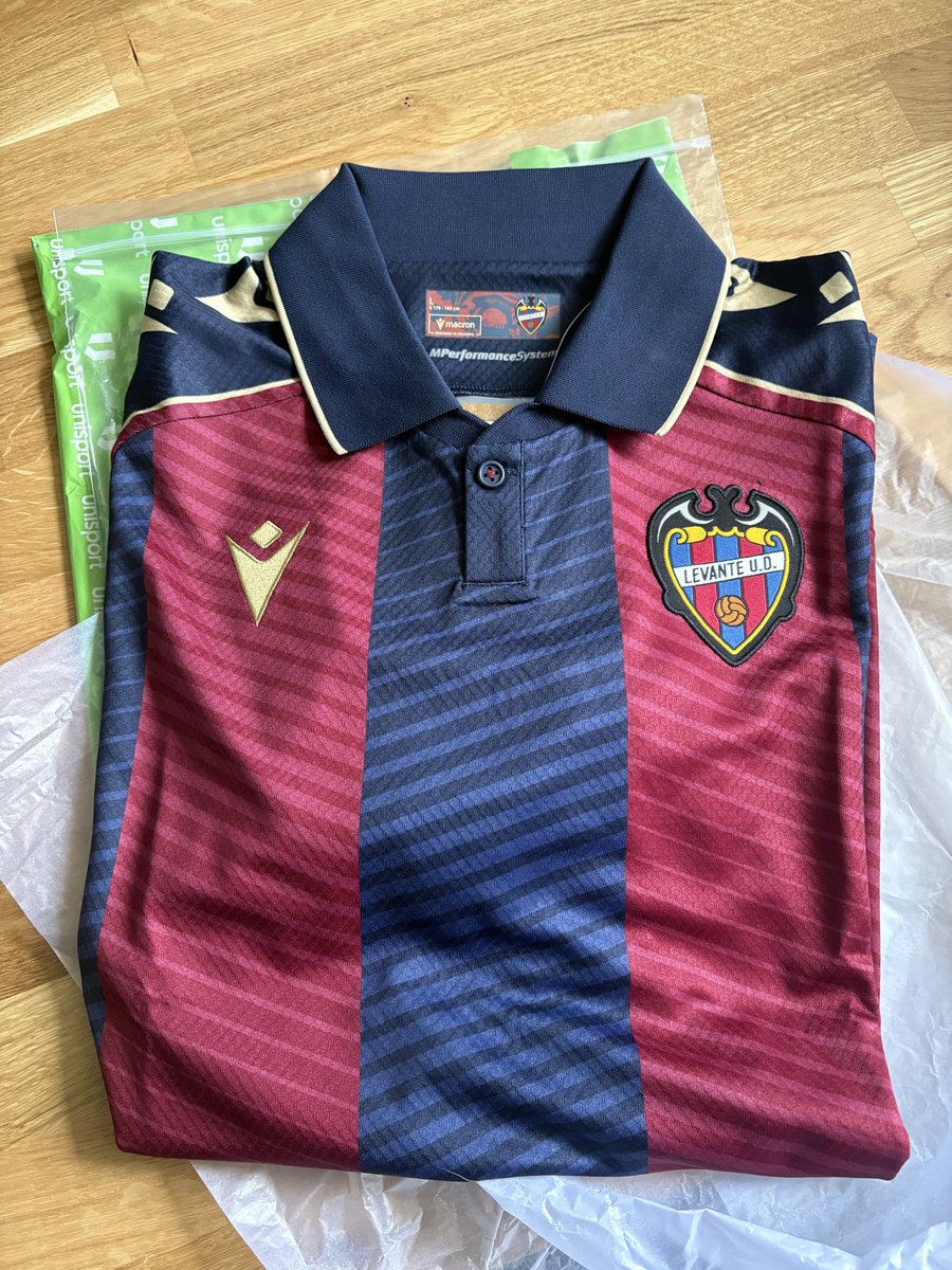 Nieuw shirtje, zonder sponsor😎👌🏻 #levanteud