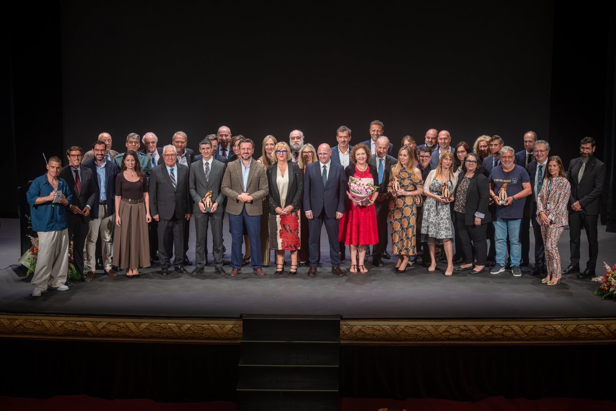 🏆 Ayer desde el <a href="/codinucova/">CODiNuCoVa</a> premiamos en la X Gala de la Salud organizada por UPSANA a nuestro colegiado Rafael Birlangapor su destacado compromiso con la profesión, así como su activa participación en el Colegio 👏🏼👏🏼