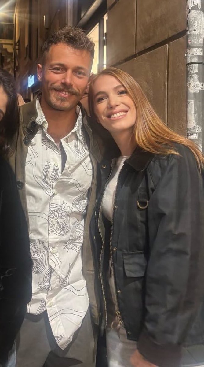 deadpoetstan's tweet photo. La reunion della ship più sottovalutata di skam Italia 

spiace ma è così https://t.co/0iEbrbJZHS