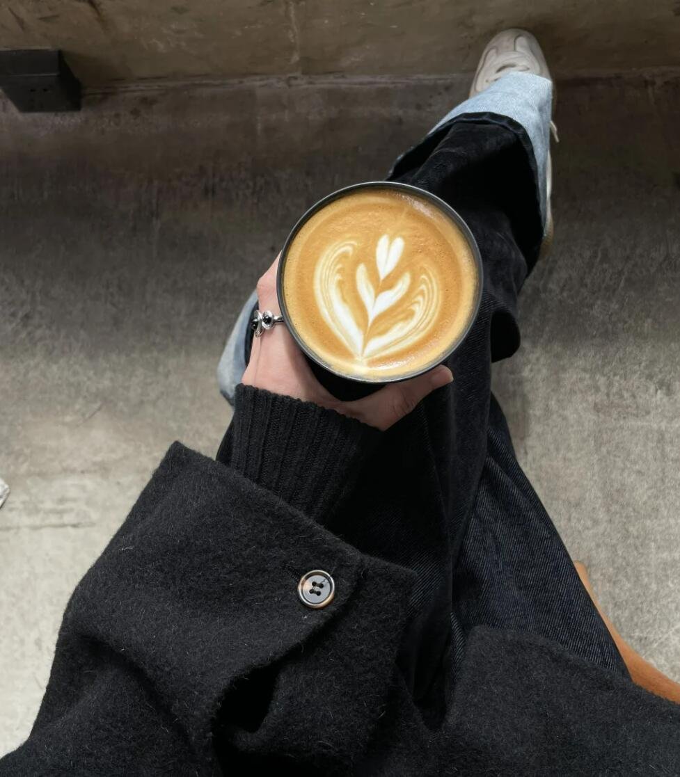 MadeleineViole's tweet photo. A cup of coffee after lunch is your secret weapon for rebooting your brain 🔑🧠. It not only boosts your energy ⚡, but also helps you get into work mode quickly 💻, making every afternoon task more manageable 👍.
#brainreboot #coffeerefresh #productivelife https://t.co/RBqtM7V34U