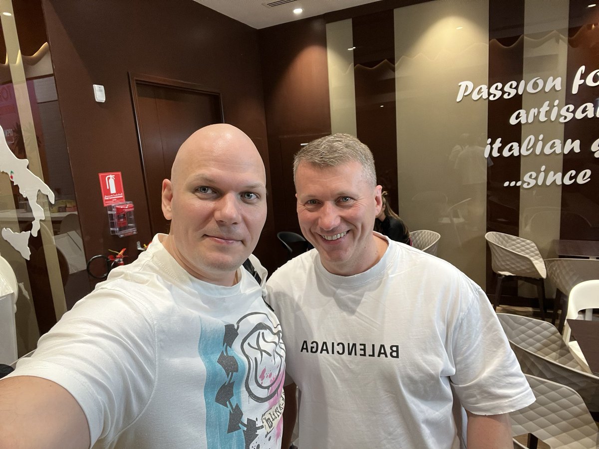 Развиртуализировались с <a href="/brother_737/">дубайский летчик</a> !