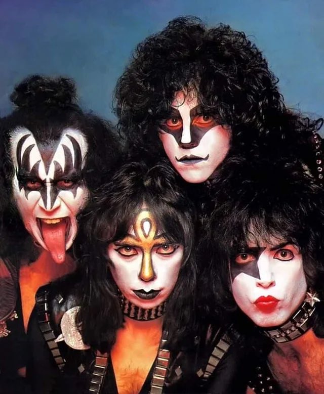 “We are completely devastated and heartbroken…We cherish all of his finest memories, his laughter, and celebrate his strengths and kindness that he bestowed upon others…Ace’s memory will continue to live on forever!” -Peter Criss #acefrehley