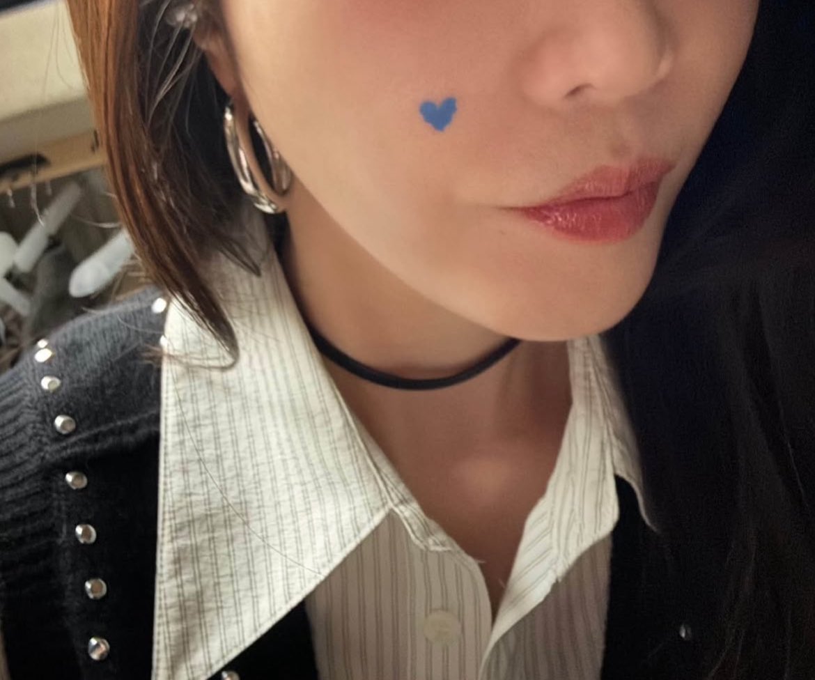 _lyovue's tweet photo. 뭐지사귀자는건가?
우리오늘부터1일♡ https://t.co/W474DQicdz