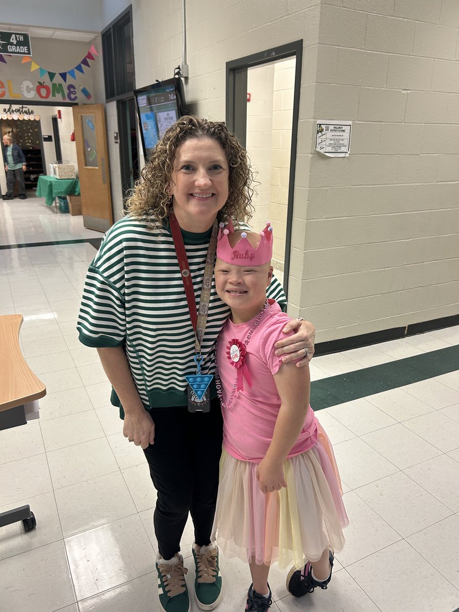 We love celebrating birthdays 💚🎂👑 🎉 <a href="/mrsnixcounsels/">Bethany Nix</a> <a href="/Hall_Schools/">Hall County Schools</a>