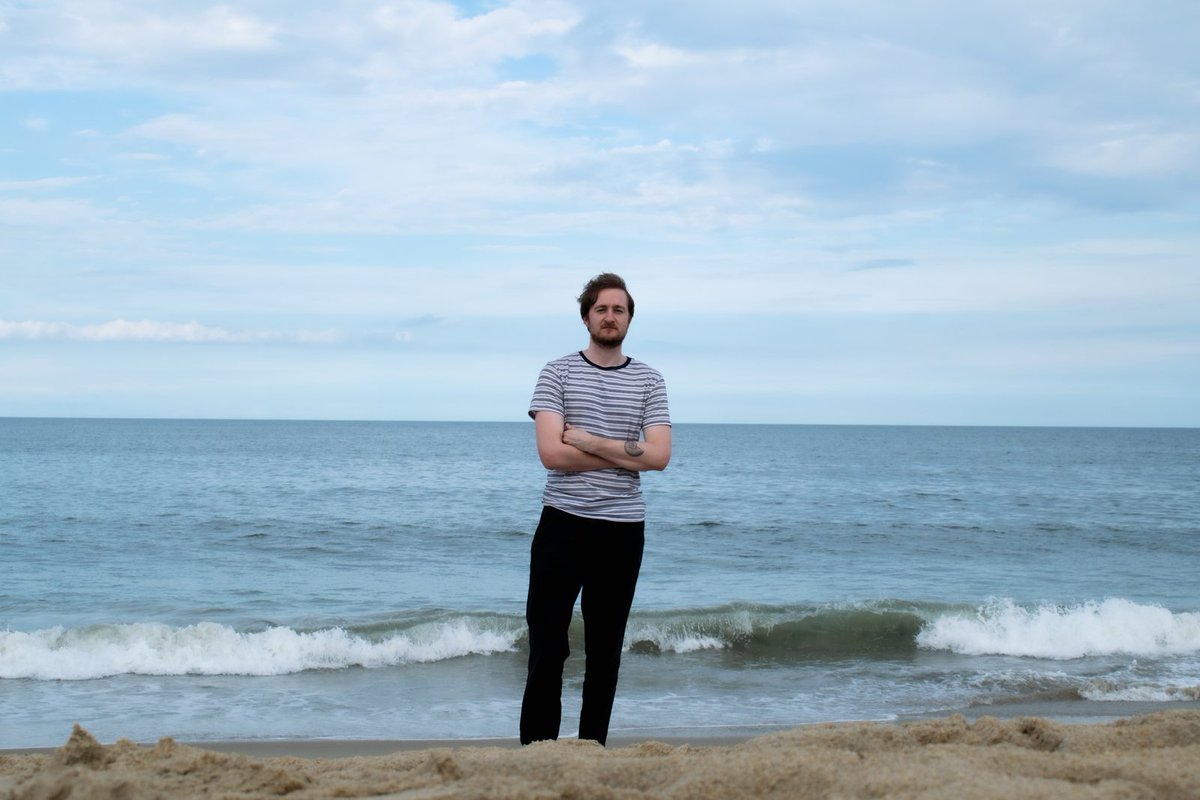 Step into the hazy glow of #WorldsMuseum's Bizenteo—a shimmering ambient odyssey blending Satie fever dreams, smashed beer bottle heartbeats, and NYC's inescapable human whispers. 

Get the full interview here: reverbs.co.uk/worlds-museum-…