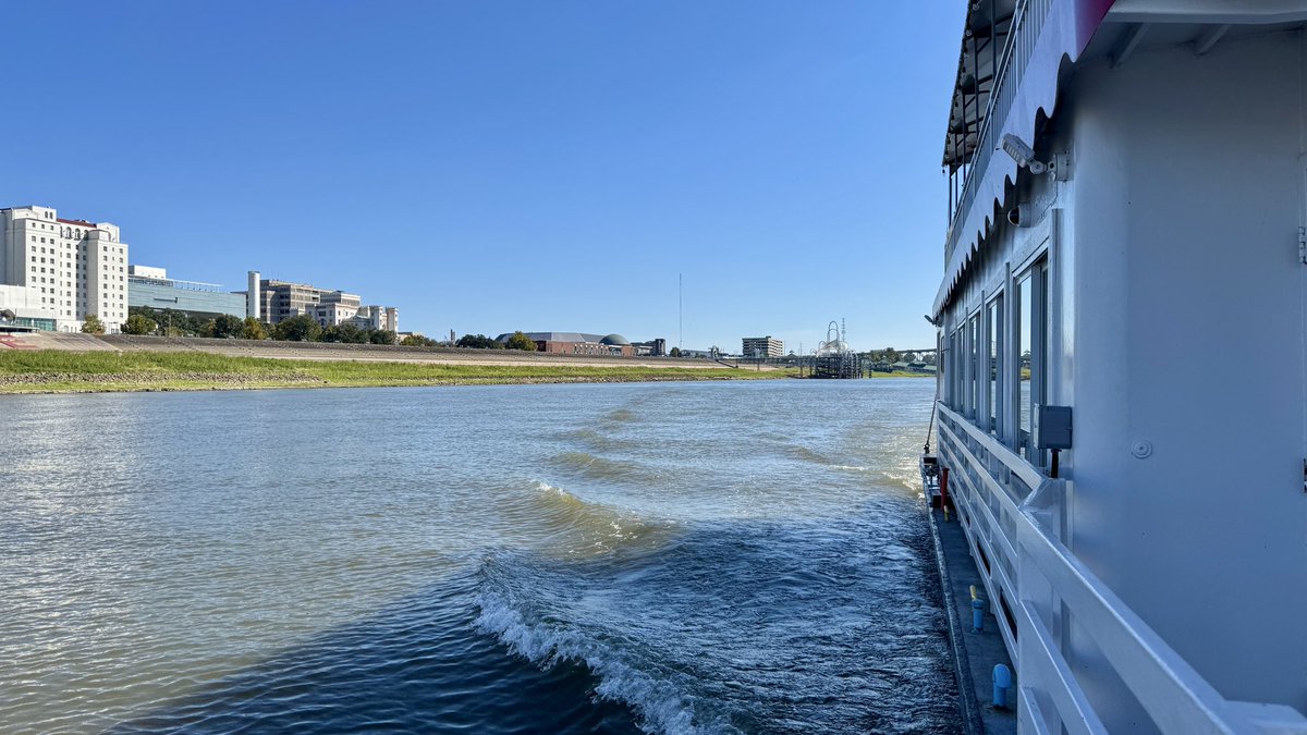 IntrepidEscape's tweet image. Boat trip on the Mississippi? Don’t mind if I do!! This is from Baton Rouge with Baton Rouge Cruises 🤩🇺🇸

#ExploreBatonRouge #MyLouisiana