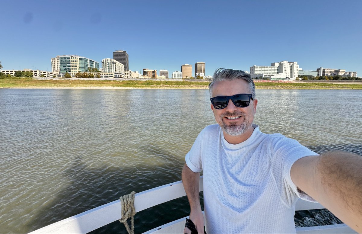 IntrepidEscape's tweet image. Boat trip on the Mississippi? Don’t mind if I do!! This is from Baton Rouge with Baton Rouge Cruises 🤩🇺🇸

#ExploreBatonRouge #MyLouisiana