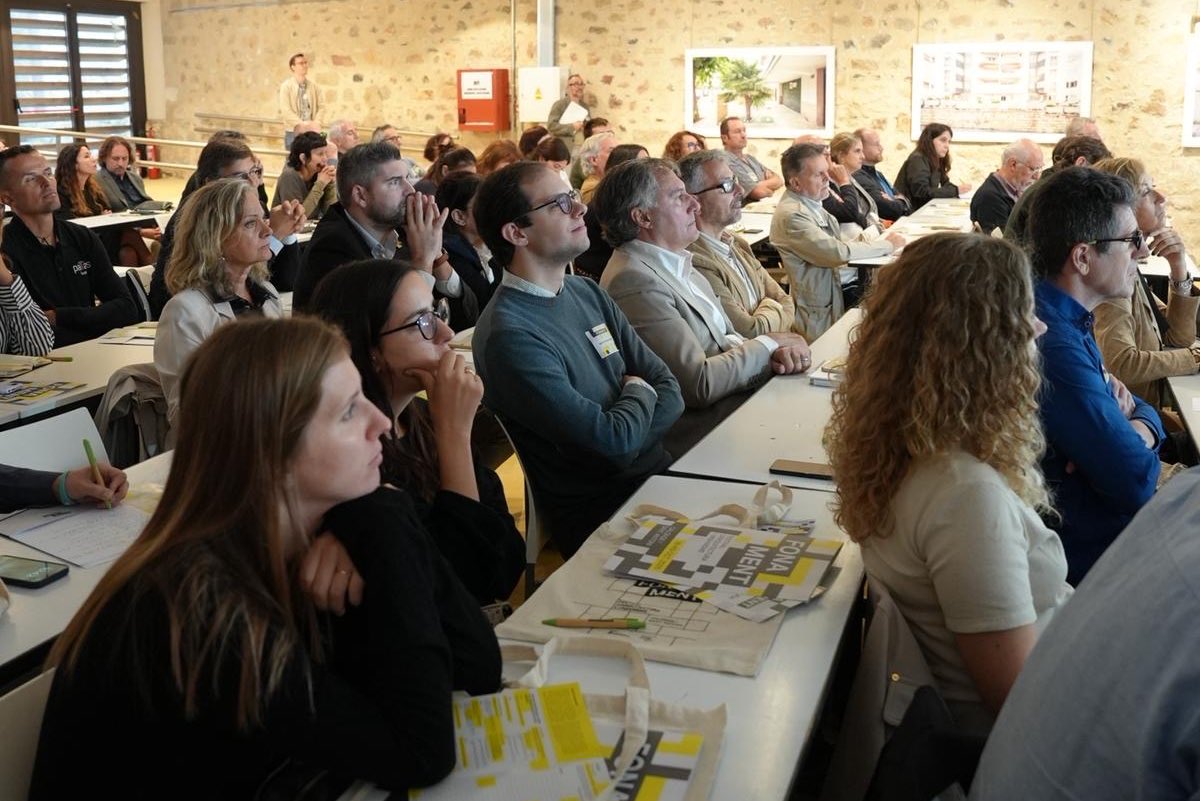 DiputacioGirona's tweet photo. 🏡 Participem en la 1️⃣a edició de Fonament, el nou festival d'arquitectura i urbanisme de Calonge i Sant Antoni.

✅ Combina un congrés professional, una jornada educativa i activitats lúdiques per a tots els públics.

🗓️ Fins al diumenge 19 d’octubre

🗣️Amb la diputada d’Habitatge de la #DdGi, Natàlia Figueras

👀👉 https://t.co/ZWwJoZWDfq