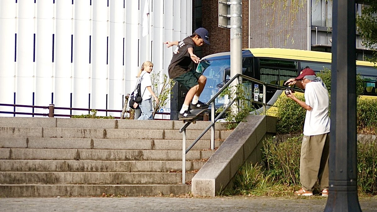 J u n y a_K tweet media