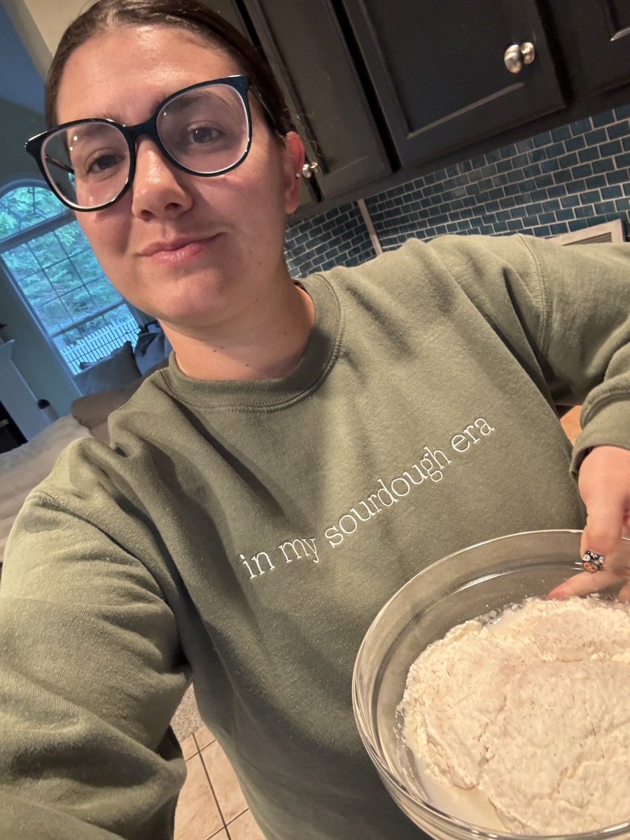 vahern's tweet photo. @taylornation13 Mixing “Father” today because yesterday was feeding day. Had to give him that brown liquor. Definitely in my Sourdough Era. #FatherFigure #FateofDoughphelia #Sourdough #TSTheLifeOfAShowgirl https://t.co/m9YJ6kxUrV