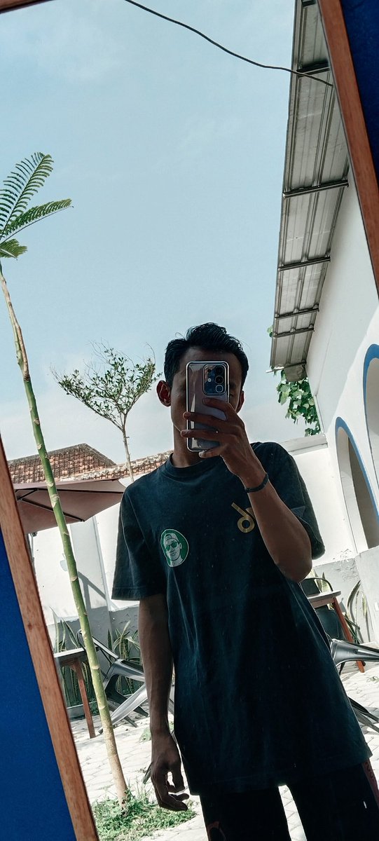 coffemilk28's tweet photo. @PartnerAlter Hidup itu cerminan, cerminan masa depanmu misalnya... https://t.co/hxi25BuPMB