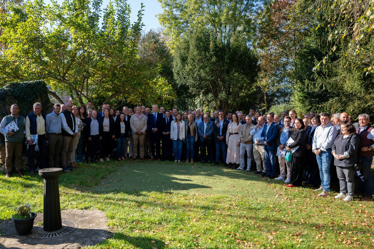 pedro_casares's tweet photo. La Federación de Municipios de #Cantabria. La casa común del municipalismo en nuestra tierra.

Hoy, en #Ruente, 38º asamblea junto a los alcaldes y alcaldesas. Vamos a trabajar desde la @DelGobCantabria con los 102 municipios y las 600 juntas vecinales en proyectos compartidos. https://t.co/zWP2tJSzNg