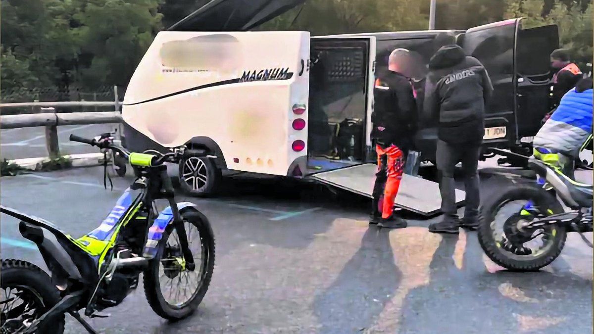 Els motoristes enxampats al Madriu s’enfronten a multes de 150 euros <a href="/GovernAndorra/">Govern d'Andorra</a> <a href="/AndorraCapital/">Andorra la Vella</a> <a href="/BandersAndorra/">Banders d'Andorra</a> buff.ly/J4bQ4J6